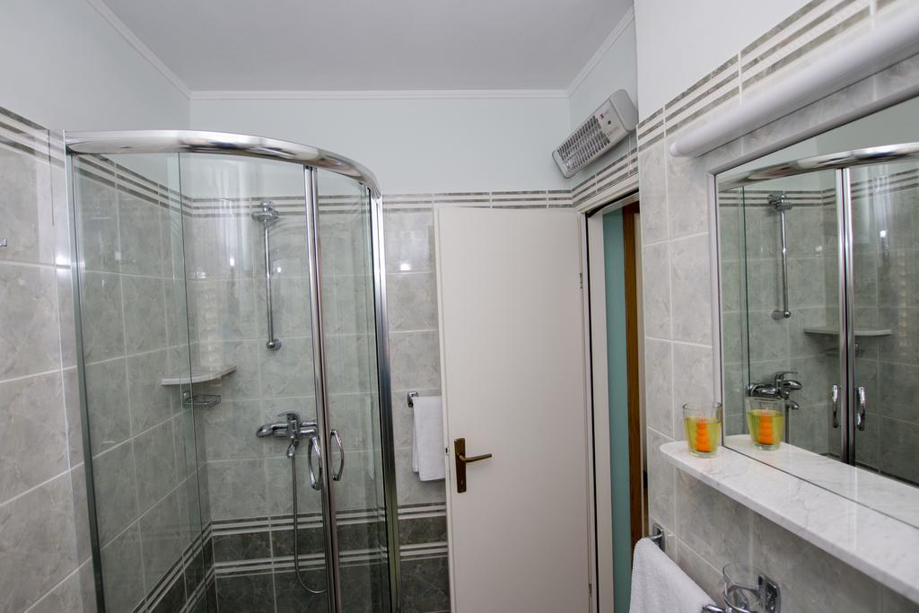 Radovcic Apartments And Rooms ตริสเตโน ภายนอก รูปภาพ