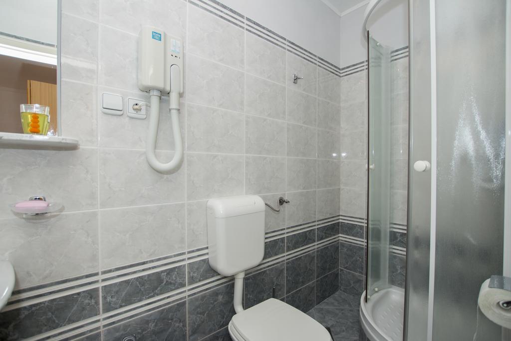 Radovcic Apartments And Rooms ตริสเตโน ภายนอก รูปภาพ