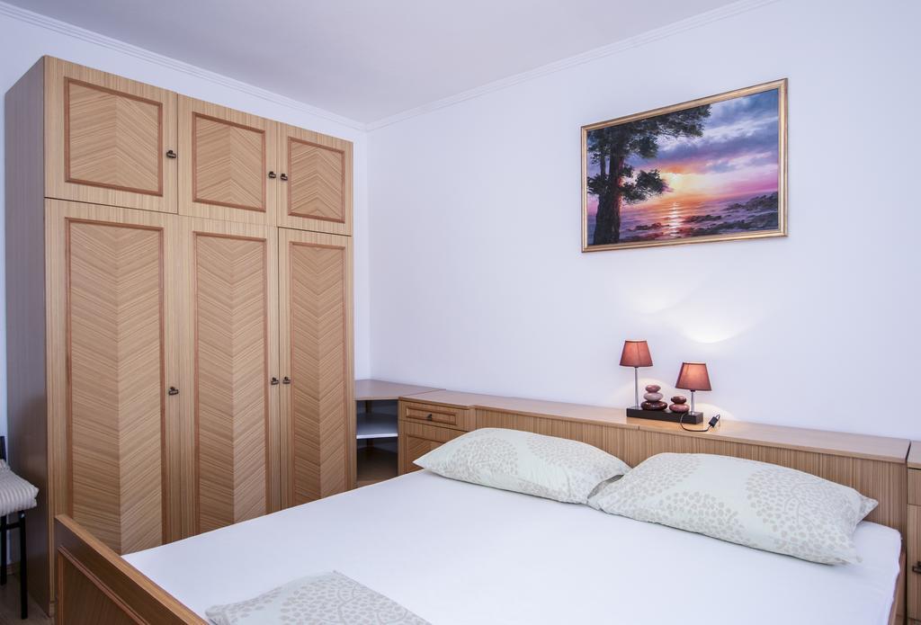 Radovcic Apartments And Rooms ตริสเตโน ภายนอก รูปภาพ