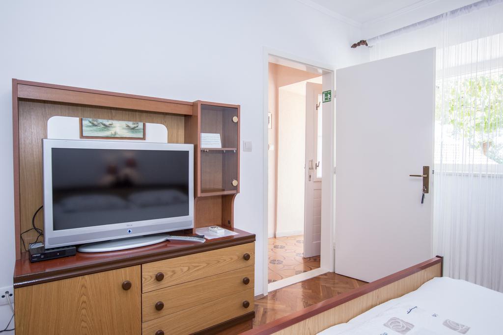 Radovcic Apartments And Rooms ตริสเตโน ภายนอก รูปภาพ