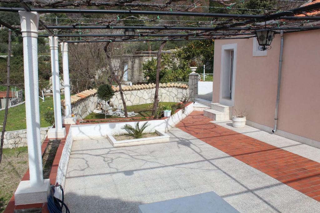 Radovcic Apartments And Rooms ตริสเตโน ภายนอก รูปภาพ